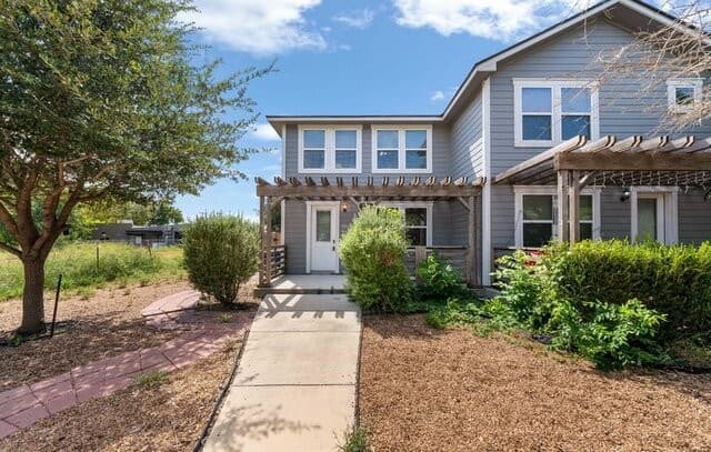 rental at 130  Belmont Unit 102 in San Antonio, TX — photo 1