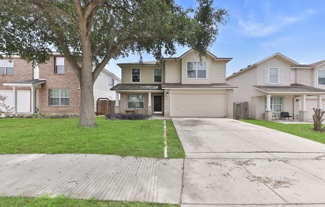 rental at 210  Hallie Pass in San Antonio, TX — photo 1