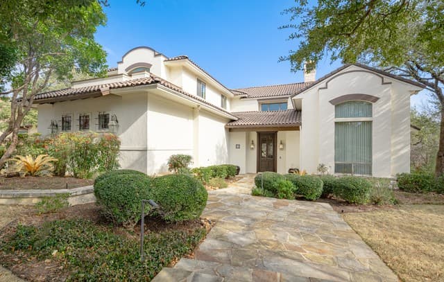 rental at 72  Eton Green Cir in San Antonio, TX — photo 3