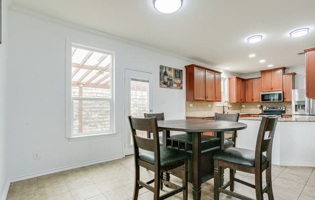 rental at 13402  Loma Sierra in San Antonio, TX — photo 5