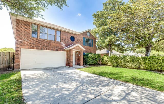 rental at 6322  Regency Mnr in San Antonio, TX — photo 2