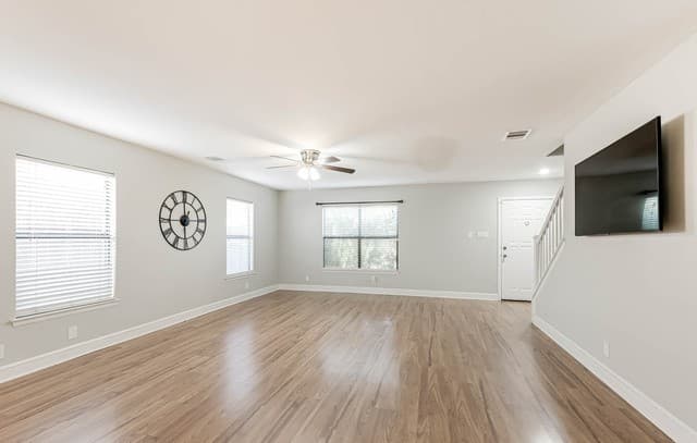 rental at 6322  Regency Mnr in San Antonio, TX — photo 4