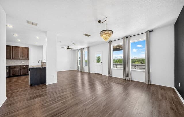rental at 174  Buttercup Bnd in New Braunfels, TX — photo 5