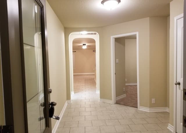 rental at 8711  Fischer Falls in San Antonio, TX — photo 5