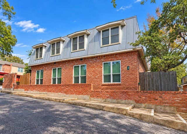 rental at 6718  Callaghan Rd Unit 301 in San Antonio, TX — photo 2