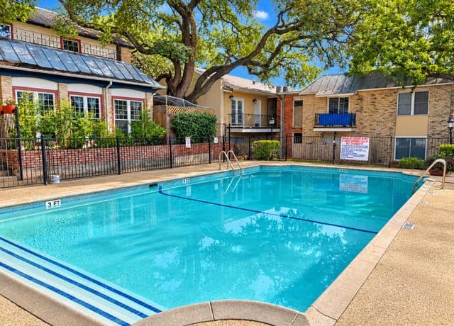 rental at 6718  Callaghan Rd Unit 301 in San Antonio, TX — photo 3
