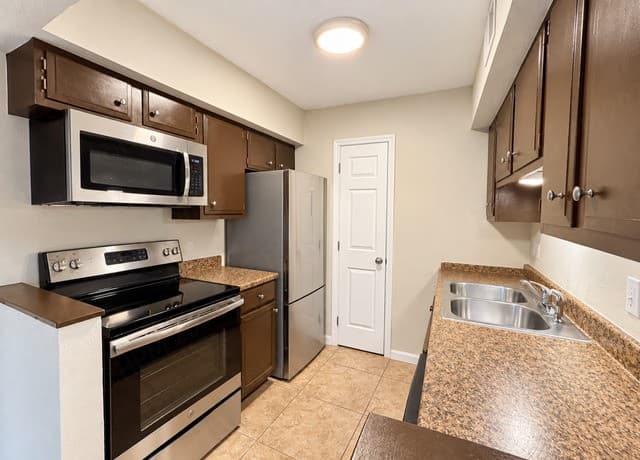 rental at 6718  Callaghan Rd Unit 301 in San Antonio, TX — photo 4