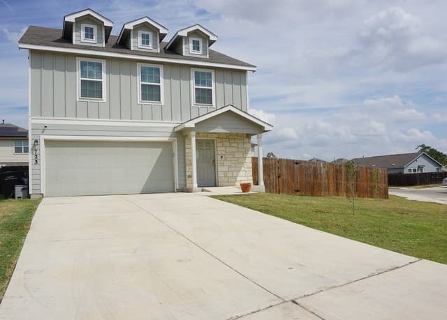 rental at 723 Pelican Lndg in San Antonio TX
