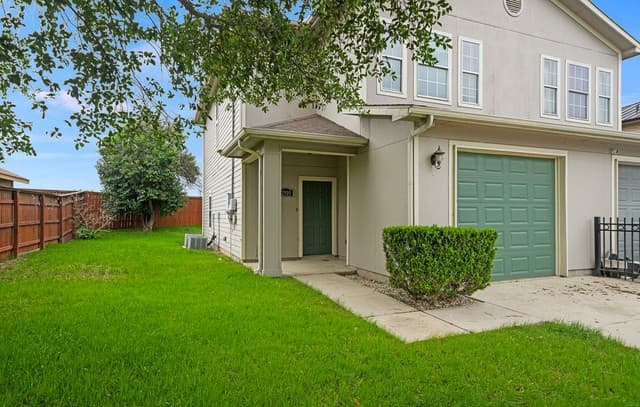 rental at 2910  Owasso in San Antonio, TX — photo 2