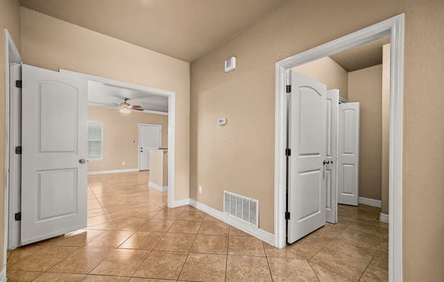 rental at 2910  Owasso in San Antonio, TX — photo 3
