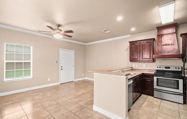rental at 2910  Owasso in San Antonio, TX — photo 5