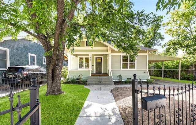 rental at 524  Hunstock Ave in San Antonio, TX — photo 3