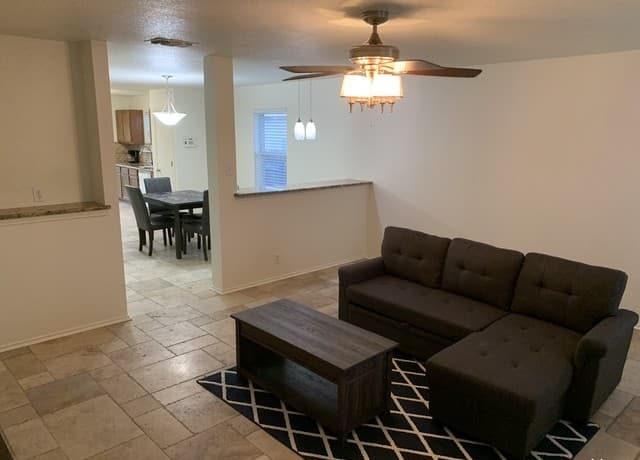 rental at 10615  Shaenview in San Antonio, TX — photo 1