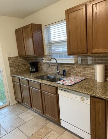 rental at 10615  Shaenview in San Antonio, TX — photo 5