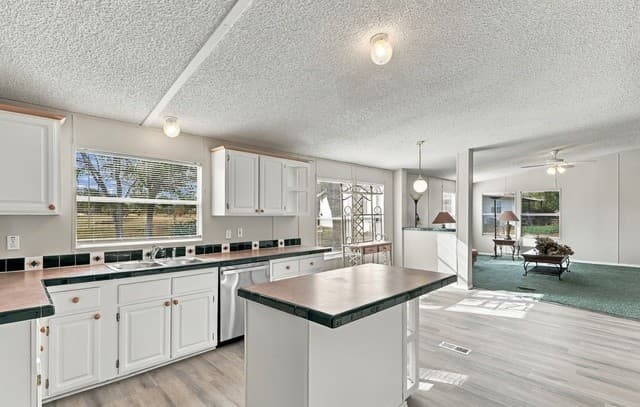 rental at 3457 S Foster Rd in San Antonio, TX — photo 5