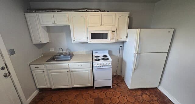 rental at 2614  Monterey St Unit 3 in San Antonio, TX — photo 1