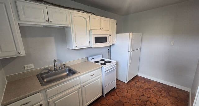 rental at 2614  Monterey St Unit 3 in San Antonio, TX — photo 2