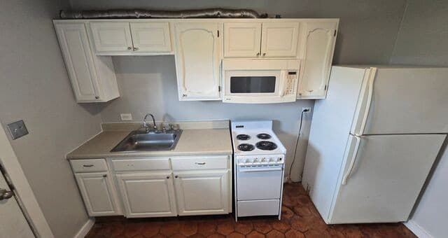 rental at 2614  Monterey St Unit 3 in San Antonio, TX — photo 3