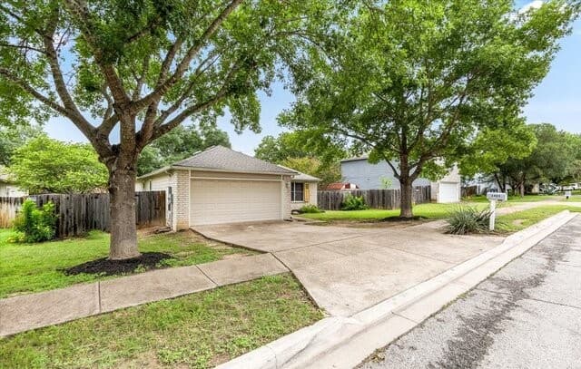 rental at 3409  Columbia Dr in Cibolo, TX — photo 2