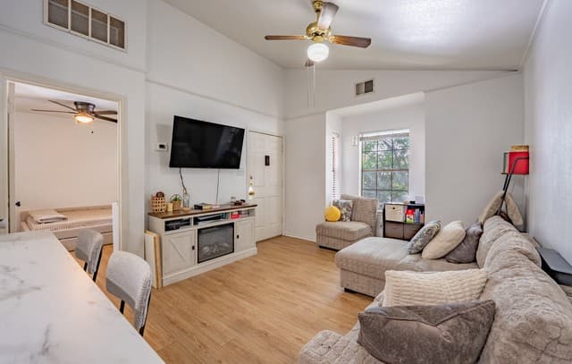 rental at 4803  Hamilton Wolfe Unit 310 in San Antonio, TX — photo 3
