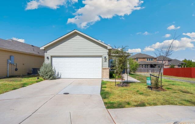 rental at 3031  Laguna Clfs in Converse, TX — photo 1