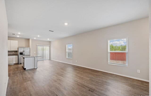 rental at 3031  Laguna Clfs in Converse, TX — photo 5