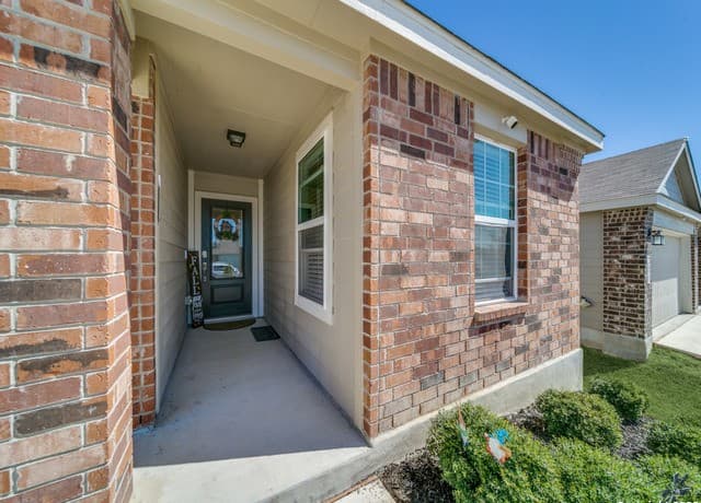 rental at 2469  Arctic Warbler in New Braunfels, TX — photo 3