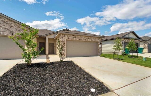rental at 9318  Frio Landing in Converse, TX — photo 2