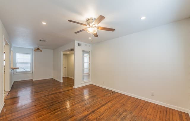 rental at 217  Natalen Ave Unit 5 in San Antonio, TX — photo 3