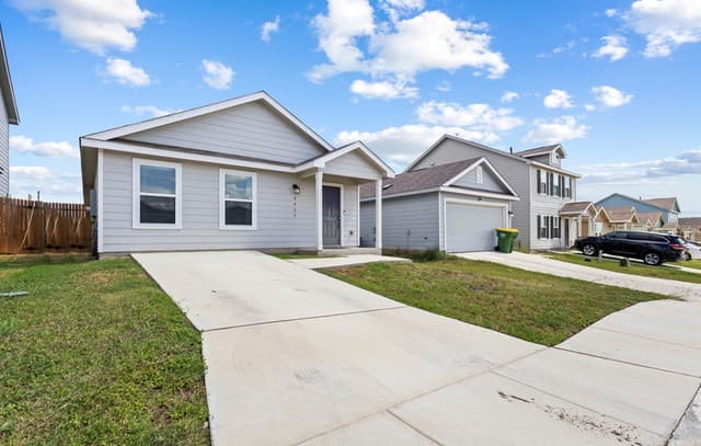 rental at 8020  Nube Medina in San Antonio, TX — photo 2