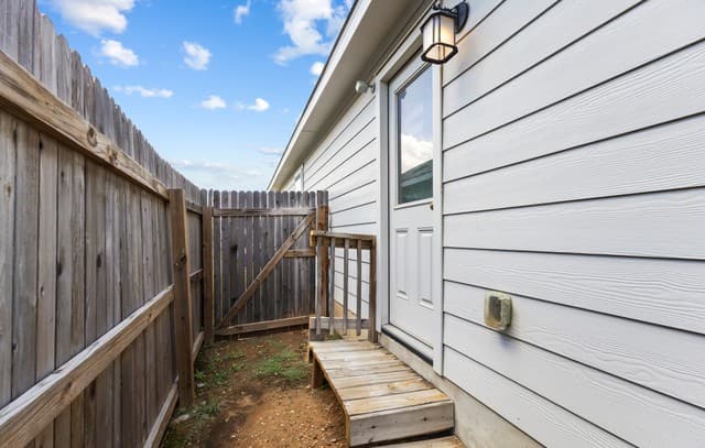 rental at 8020  Nube Medina in San Antonio, TX — photo 4