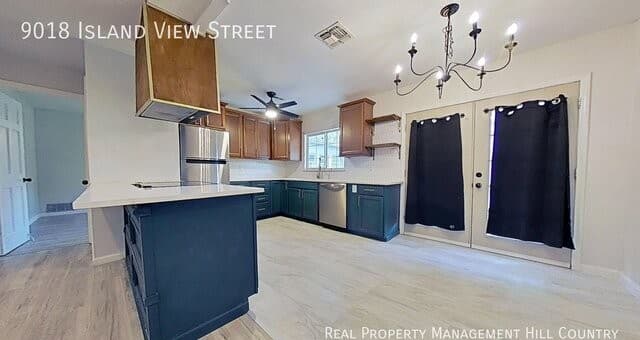 rental at 9018 Island View St in San Antonio TX