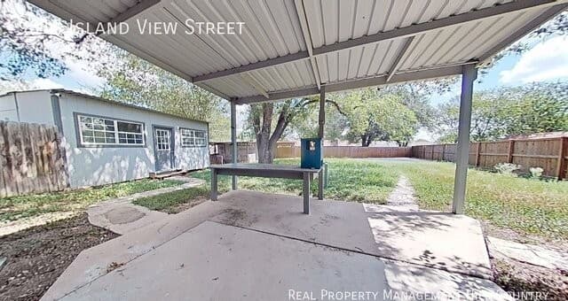 rental at 9018  Island View St in San Antonio, TX — photo 4