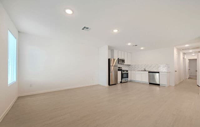 rental at 6840  Chert Chase in Elmendorf, TX — photo 5
