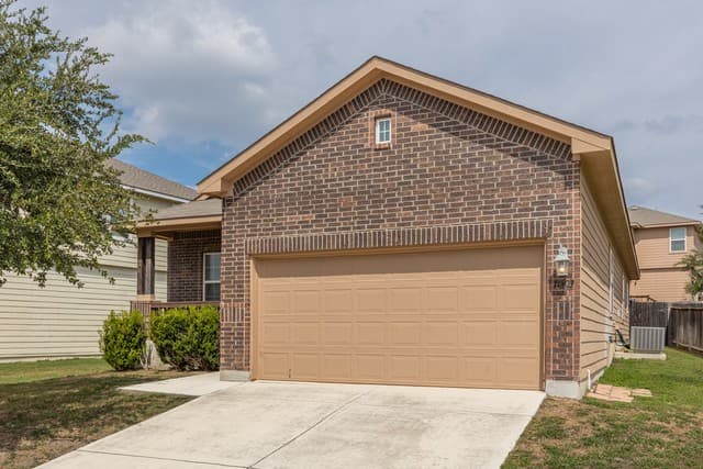 rental at 11403  Dodson Trl in San Antonio, TX — photo 2