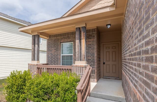 rental at 11403  Dodson Trl in San Antonio, TX — photo 4