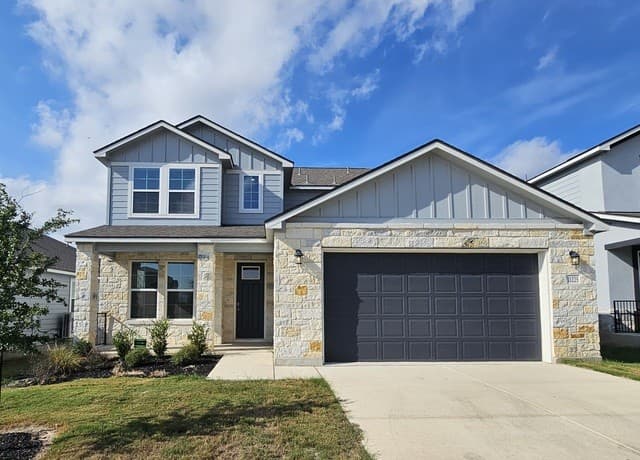 rental at 11225  Lowder Ln in Live Oak, TX — photo 1