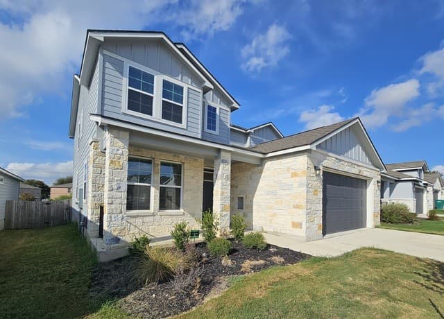 rental at 11225  Lowder Ln in Live Oak, TX — photo 2