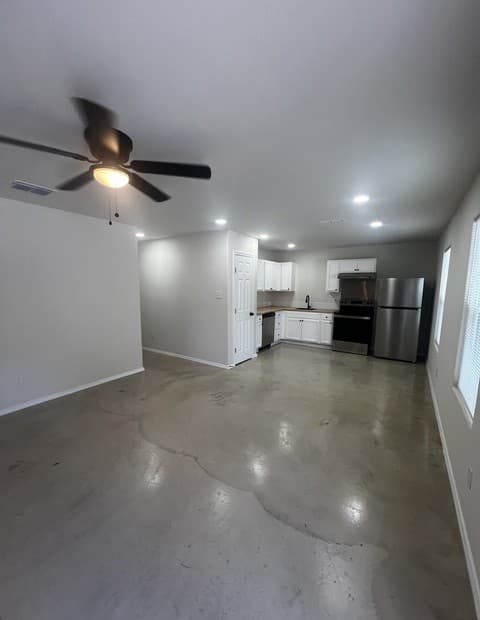 rental at 494  Valleyview in Canyon Lake, TX — photo 3