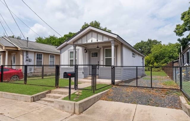 rental at 329  Saint Francis in San Antonio, TX — photo 2