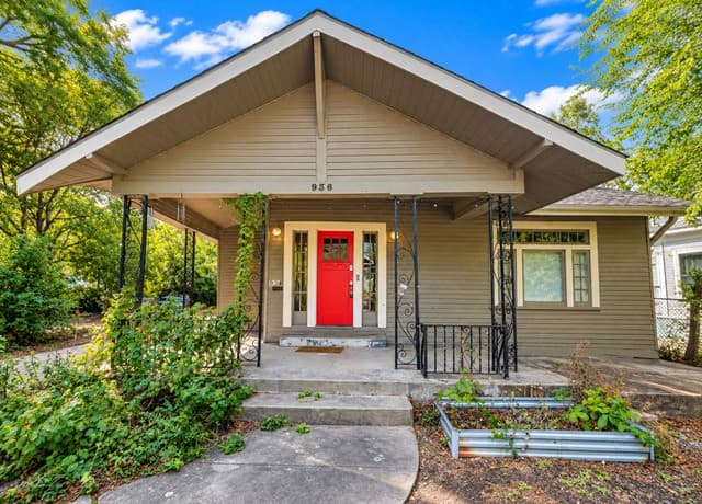 rental at 936 W Summit Ave in San Antonio, TX — photo 2