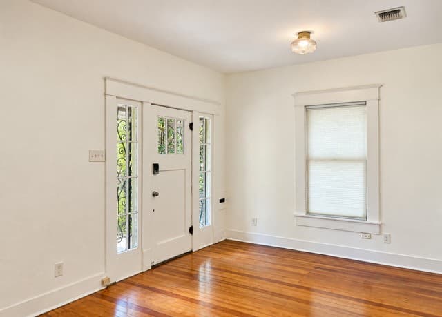rental at 936 W Summit Ave in San Antonio, TX — photo 5