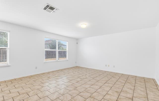 rental at 3906  Medina Br in San Antonio, TX — photo 3