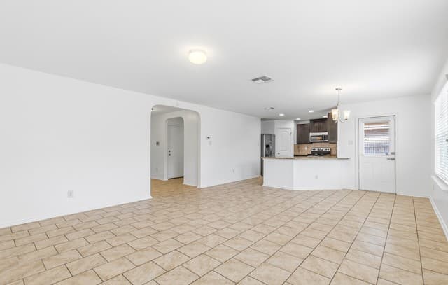 rental at 3906  Medina Br in San Antonio, TX — photo 5