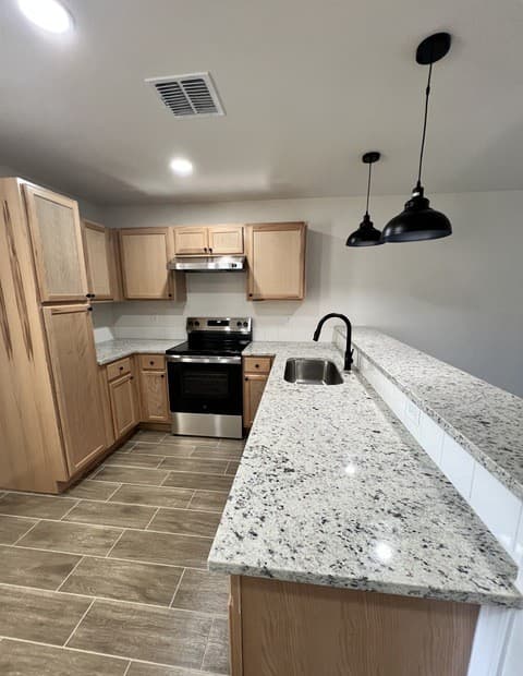 rental at 431  Creekside Dr in Canyon Lake, TX — photo 4
