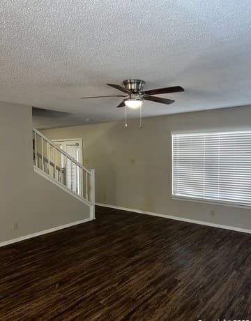 rental at 822  Meadow Dale in Converse, TX — photo 2