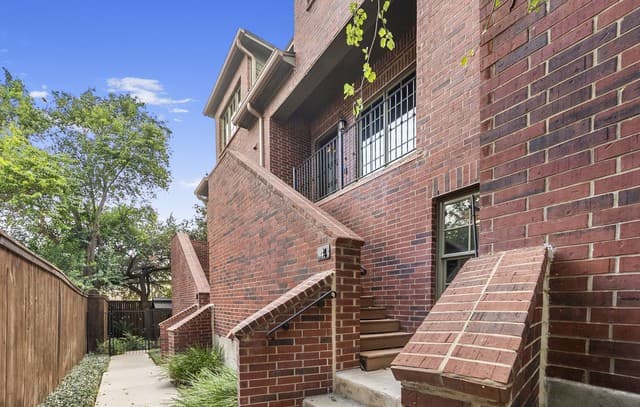 rental at 210  Arcadia Pl Unit 4 in San Antonio, TX — photo 3