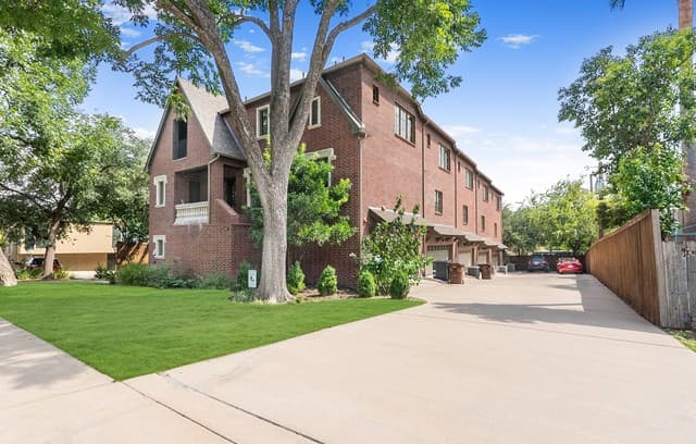 rental at 210  Arcadia Pl Unit 4 in San Antonio, TX — photo 4
