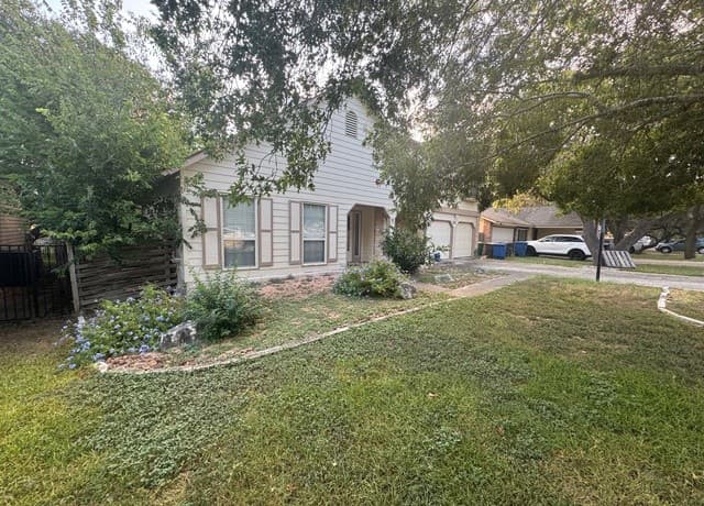 rental at 7818  Valley Trl in San Antonio, TX — photo 5