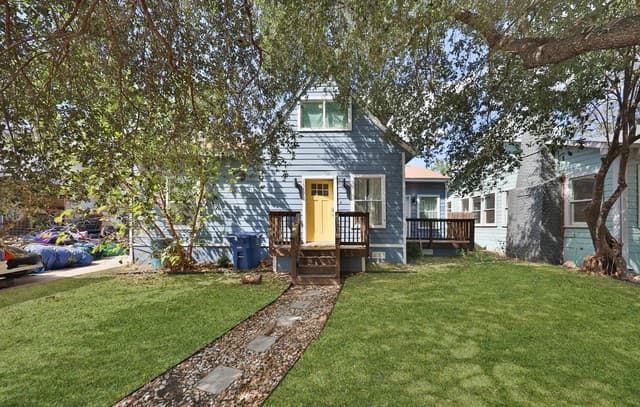 rental at 1043 E Highland Blvd in San Antonio, TX — photo 1